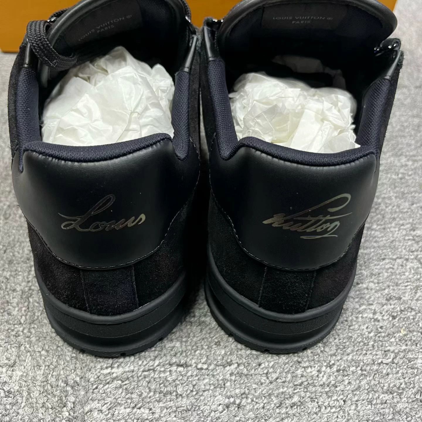 Louis Vuitton louis vuitton black low-top casual shoes Size US 7 / EU 40 - 4 Thumbnail