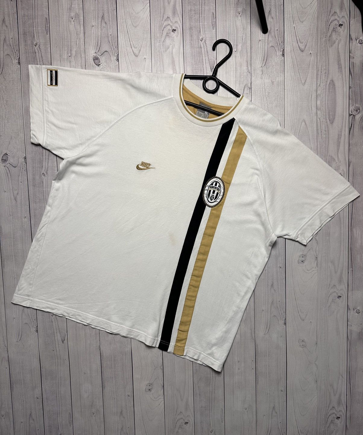 Nike × Vintage Vintage Nike Juventus soccer tee logo rare size Xl Size US XL / EU 56 / 4 - 1 Thumbnail