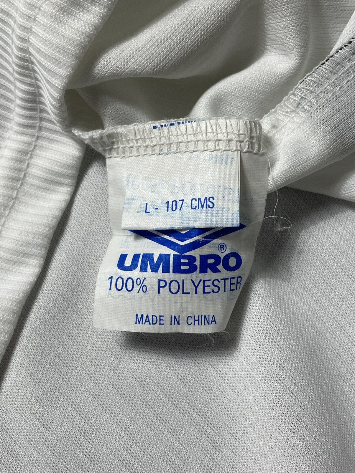 Umbro vintage umbro chelsea vintage 1998 2000 soccer jersea shirt Size US L / EU 52-54 / 3 - 9 Thumbnail