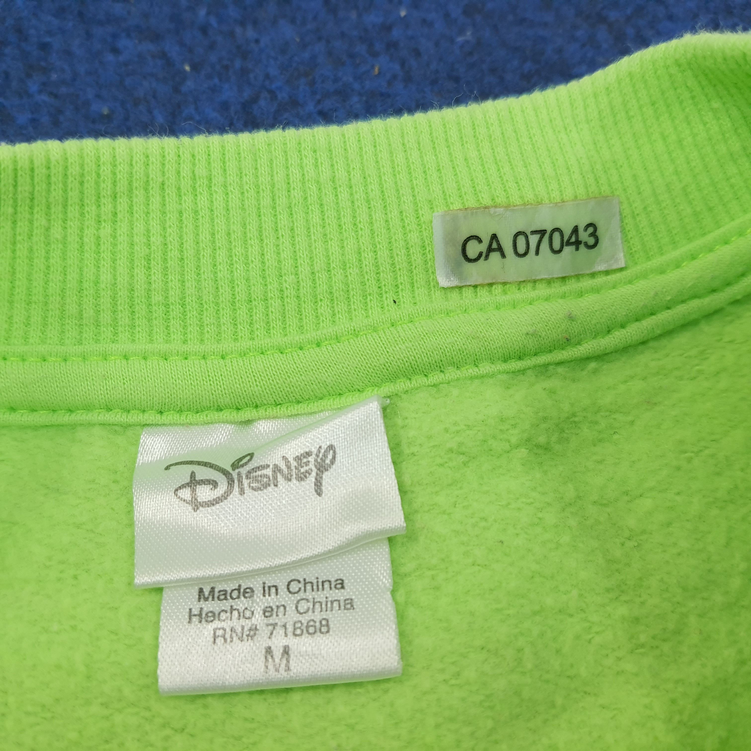 Disney Vintage Disney Hakuna Matata Cartoon Sweatshirt C243N13 Size US M / EU 48-50 / 2 - 5 Thumbnail