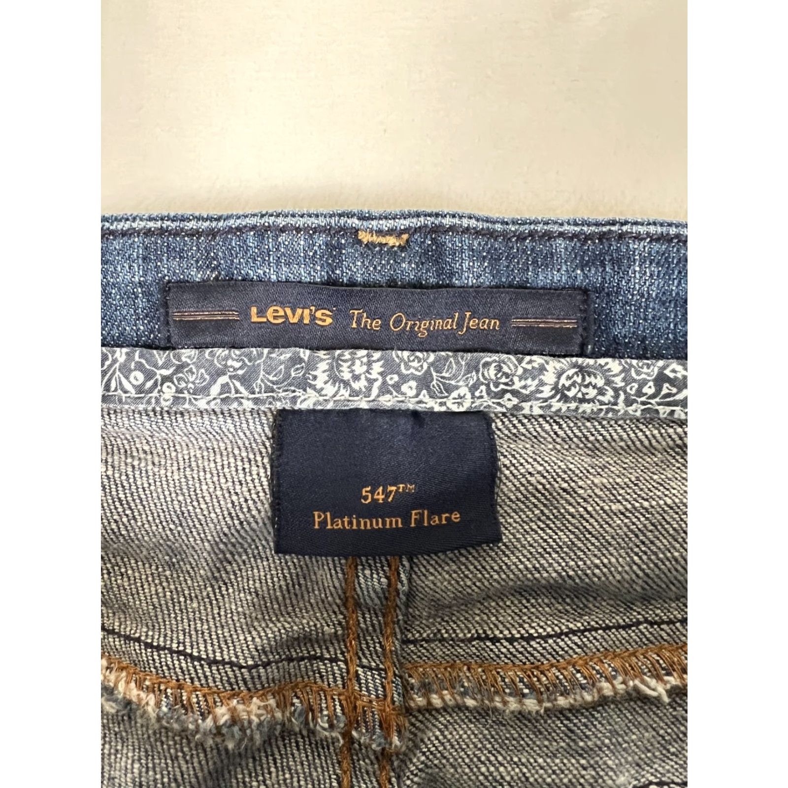 Levi's VINTAGE Levi's 547 Platinum Flare Blue Denim Jeans 14 Regular Women 34in 30in Medium Blue Denim Flared 5-Pocket Size 36" / US 14 / IT 50 - 7 Thumbnail