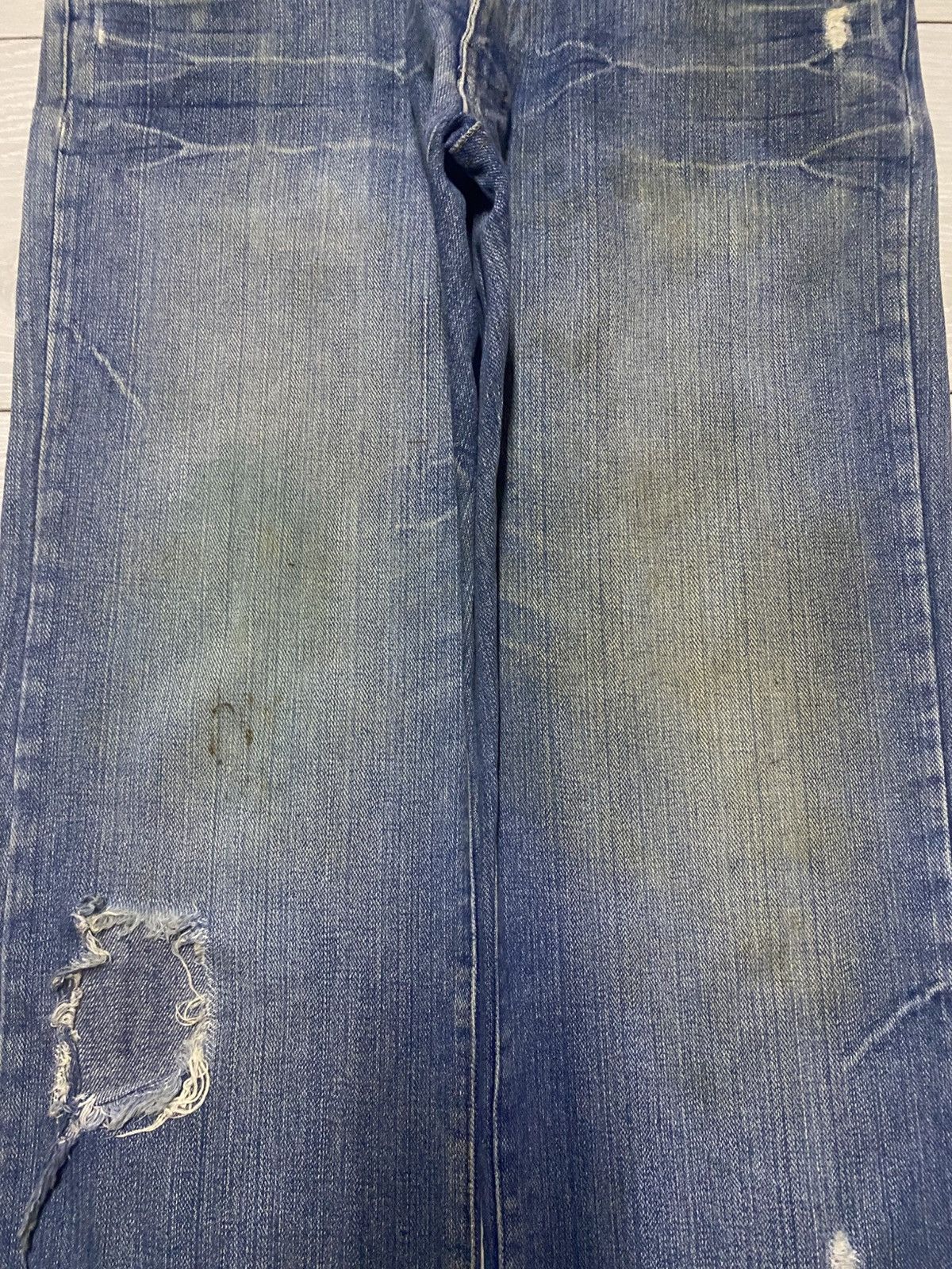 Vintage Vintage Japanese Brand Mud Wash Distressed Loose Jeans Size US 33 - 14 Thumbnail