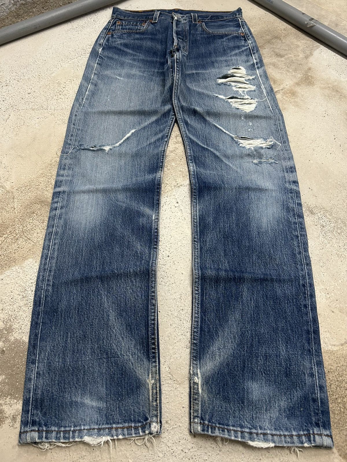 Levi's Vintage Levis 501 Distressed Faded Straight Leg Size US 28 / EU 44 - 1 Thumbnail