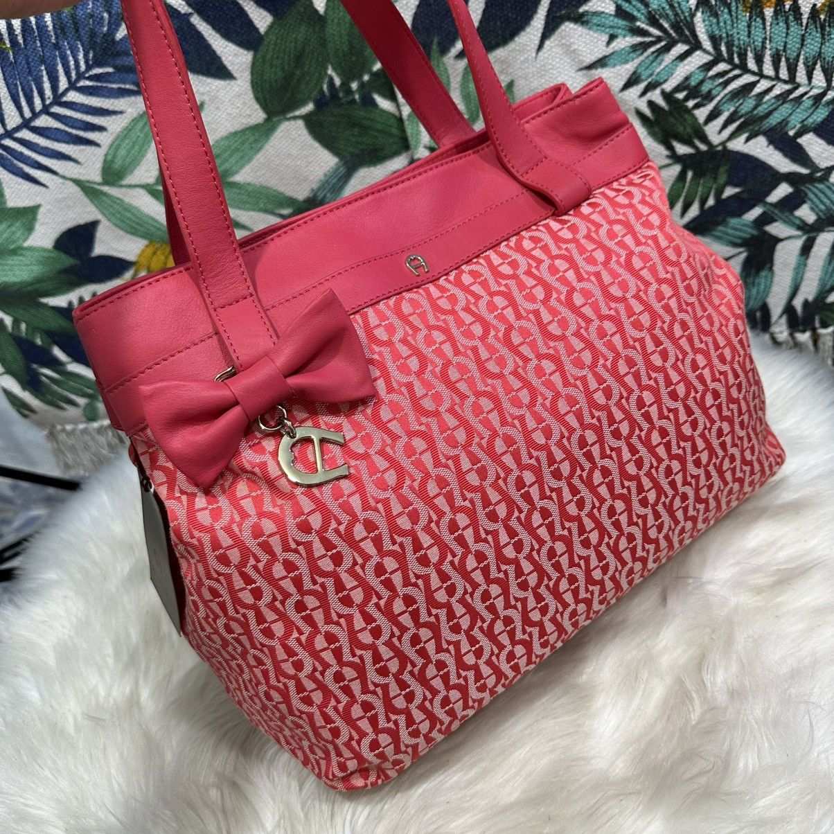 Aigner Authentic AIGNER Monogram Handbag Size ONE SIZE - 2 Thumbnail
