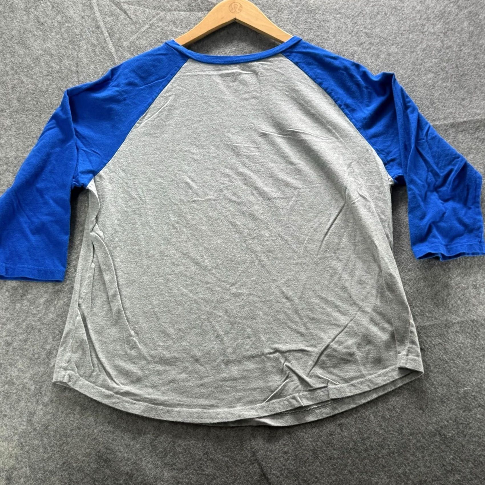 Vintage Kansas City Royals Graphic Tee 5th & Ocean Shirt Mens L Gray Raglan Baseball Crew Neck 3/4 Sleeve Logo Tee Size US L / EU 52-54 / 3 - 5 Thumbnail