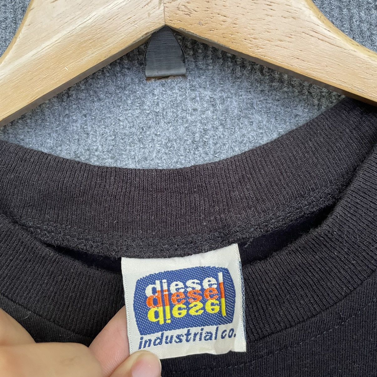 Diesel × Vintage Vintage 2000s Diesel Original T Shirt Centre Logo Size US L / EU 52-54 / 3 - 3 Thumbnail