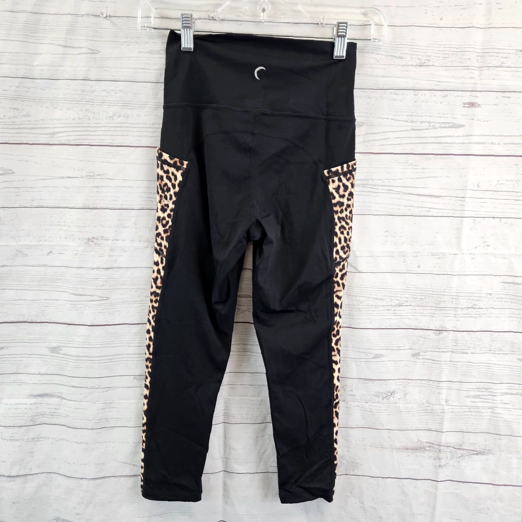 Vintage Zyia Active Womens Cropped Leggings Sz 2 Black Animal Print Pockets Size 26" / US 2 / IT 38 - 3 Thumbnail