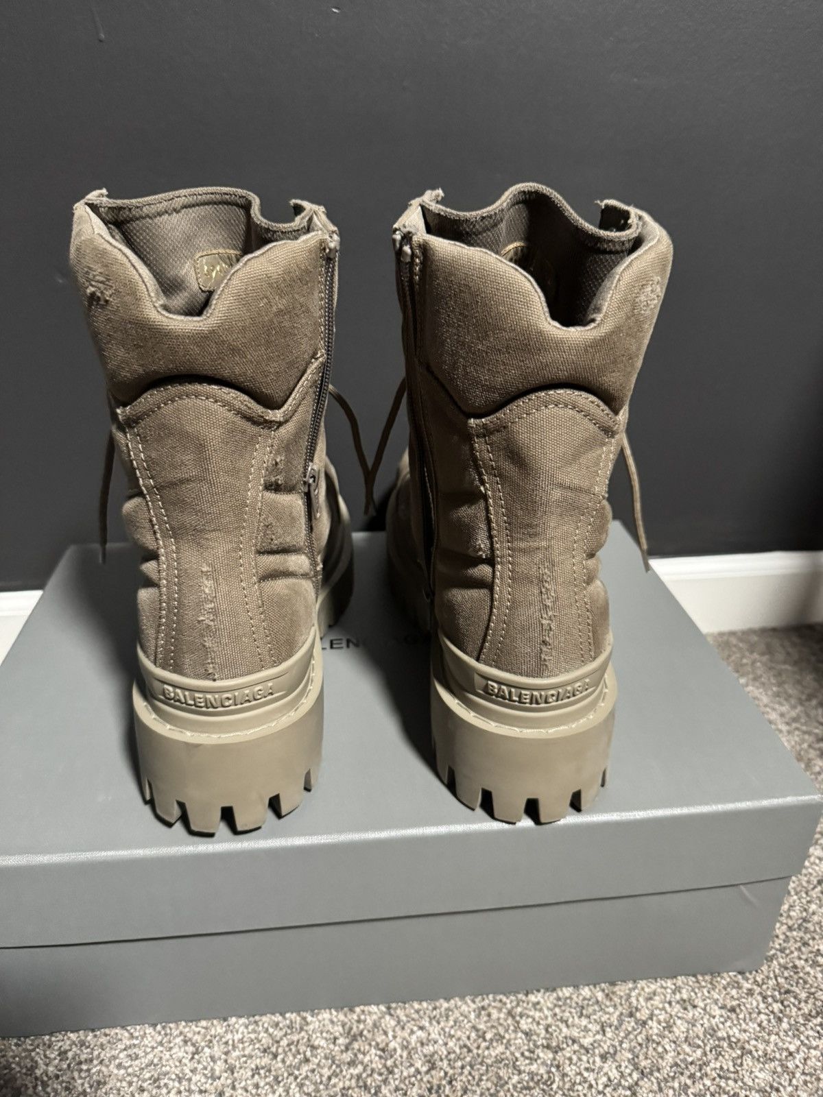 Balenciaga 🔥RARE🔥Balenciaga canvas strikeboot in BEIGE strike boots Size US 11 / EU 44 - 3 Thumbnail
