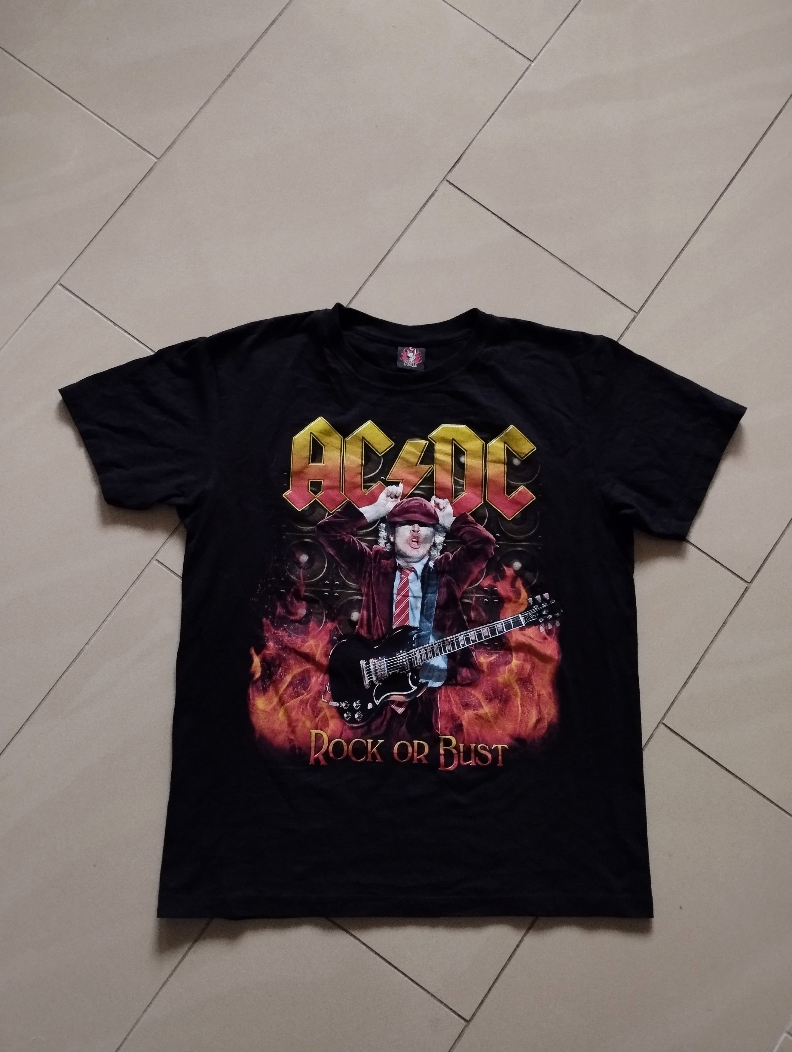 AC DC Rock or Bust Rock Yeah men s t shirt size L Short Sleeve T Shirts