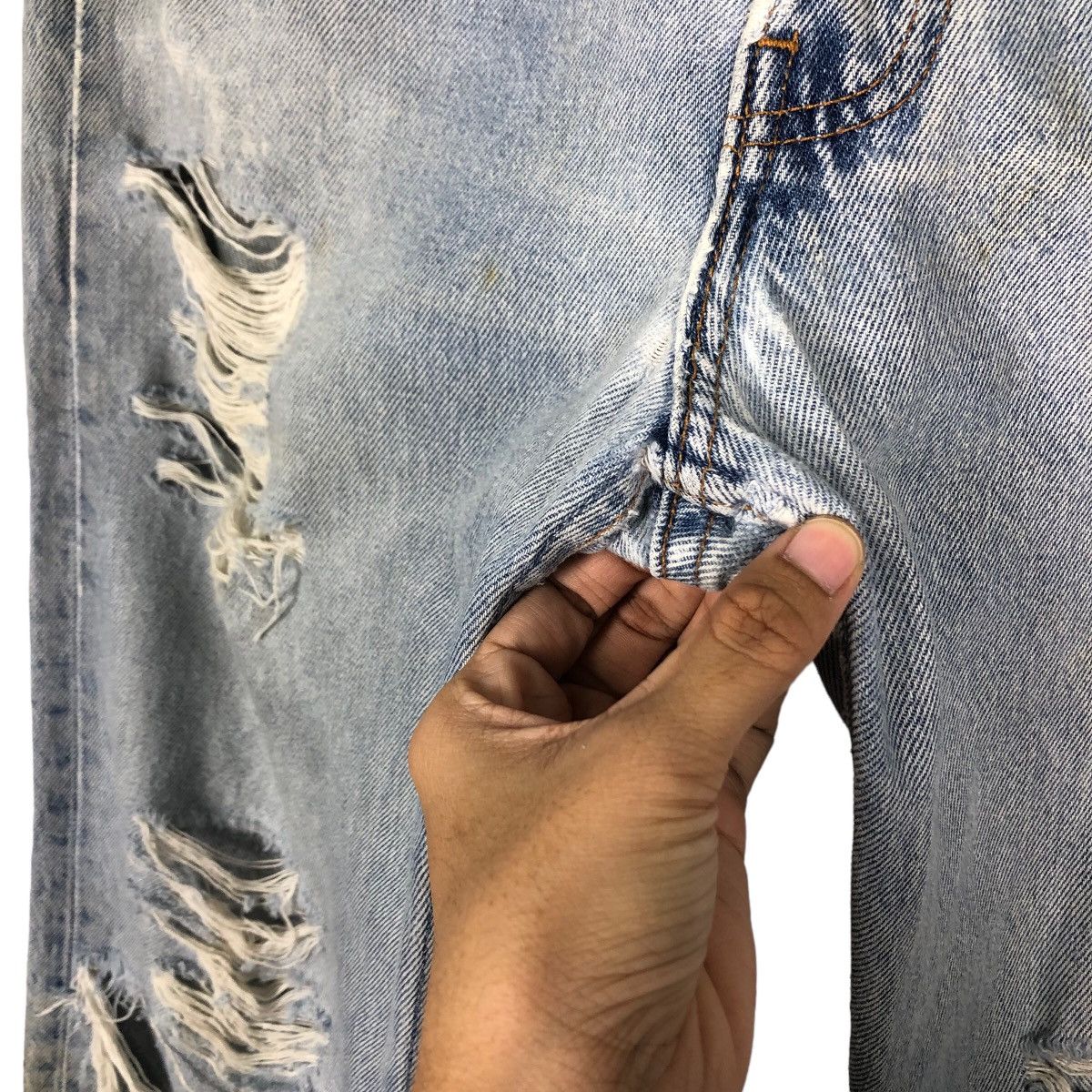 Levi's 🔥VINTAGE DENIM JEANS DISTRESSED LEVI’S 501 MADE IN USA Size US 32 / EU 48 - 15 Thumbnail