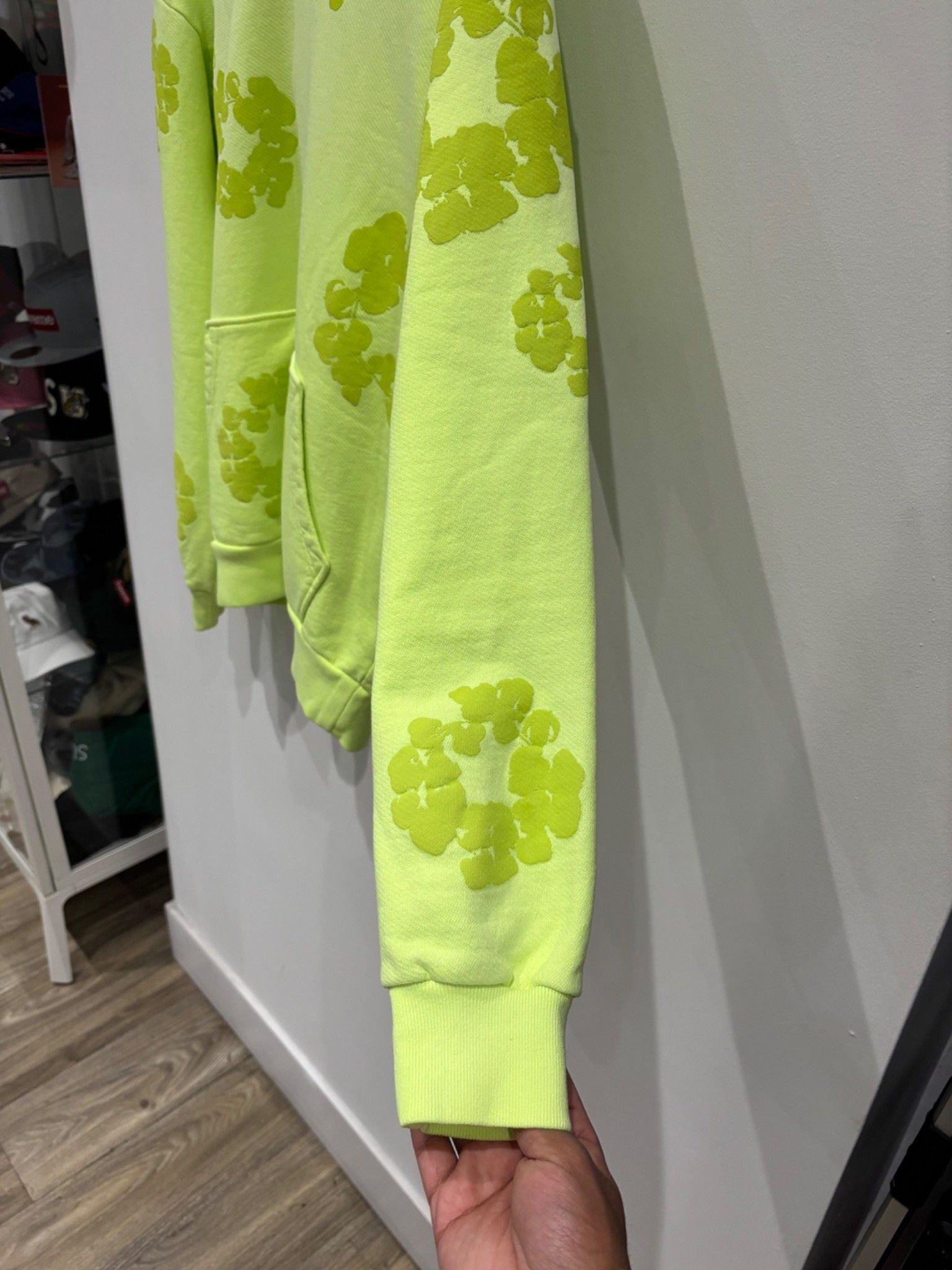 DENIM TEARS Denim Tears Mono Cotton Wreath Hoodie Neon Green Size US S / EU 44-46 / 1 - 3 Thumbnail