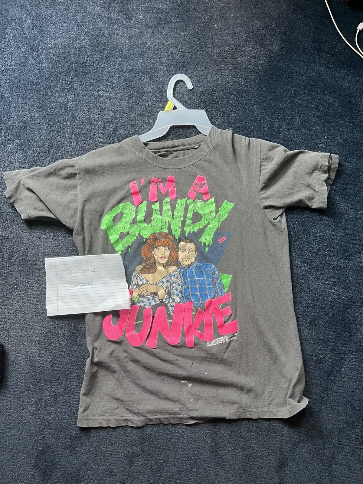 Vintage vintage "im a bundy junkie" shirt Size US M / EU 48-50 / 2 - 1 Thumbnail