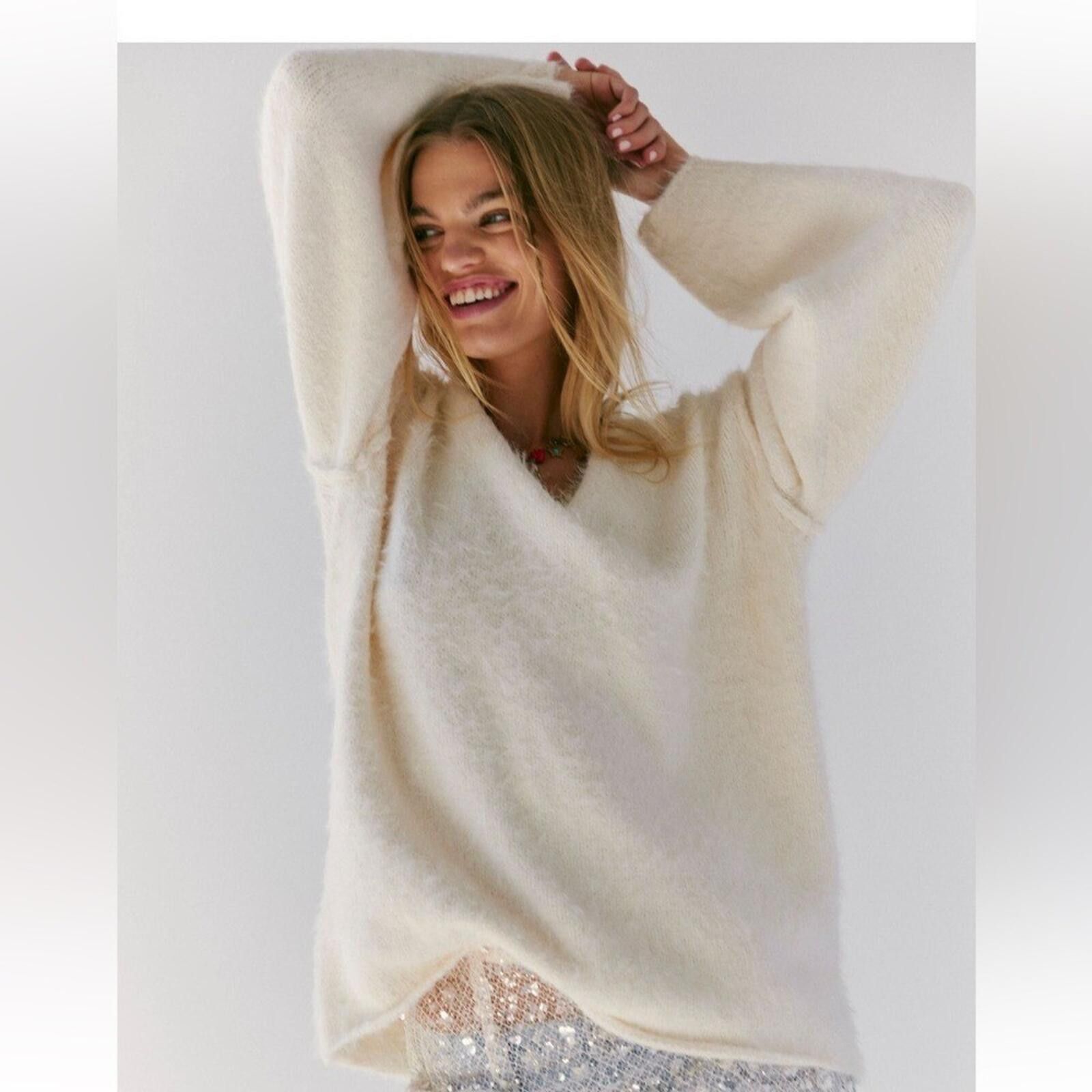 Free People Free People Ivory Sparrow Pullover V-Neck Sweater, Size L Size L / US 10 / IT 46 - 3 Thumbnail