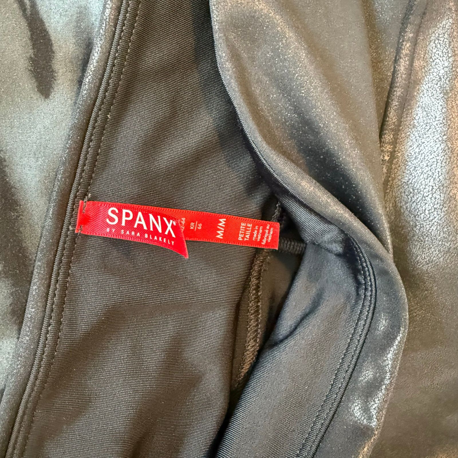 Spanx Spanx Black Faux Leather Look Leggings, Sz M Size 30" / US 8 / IT 44 - 4 Thumbnail