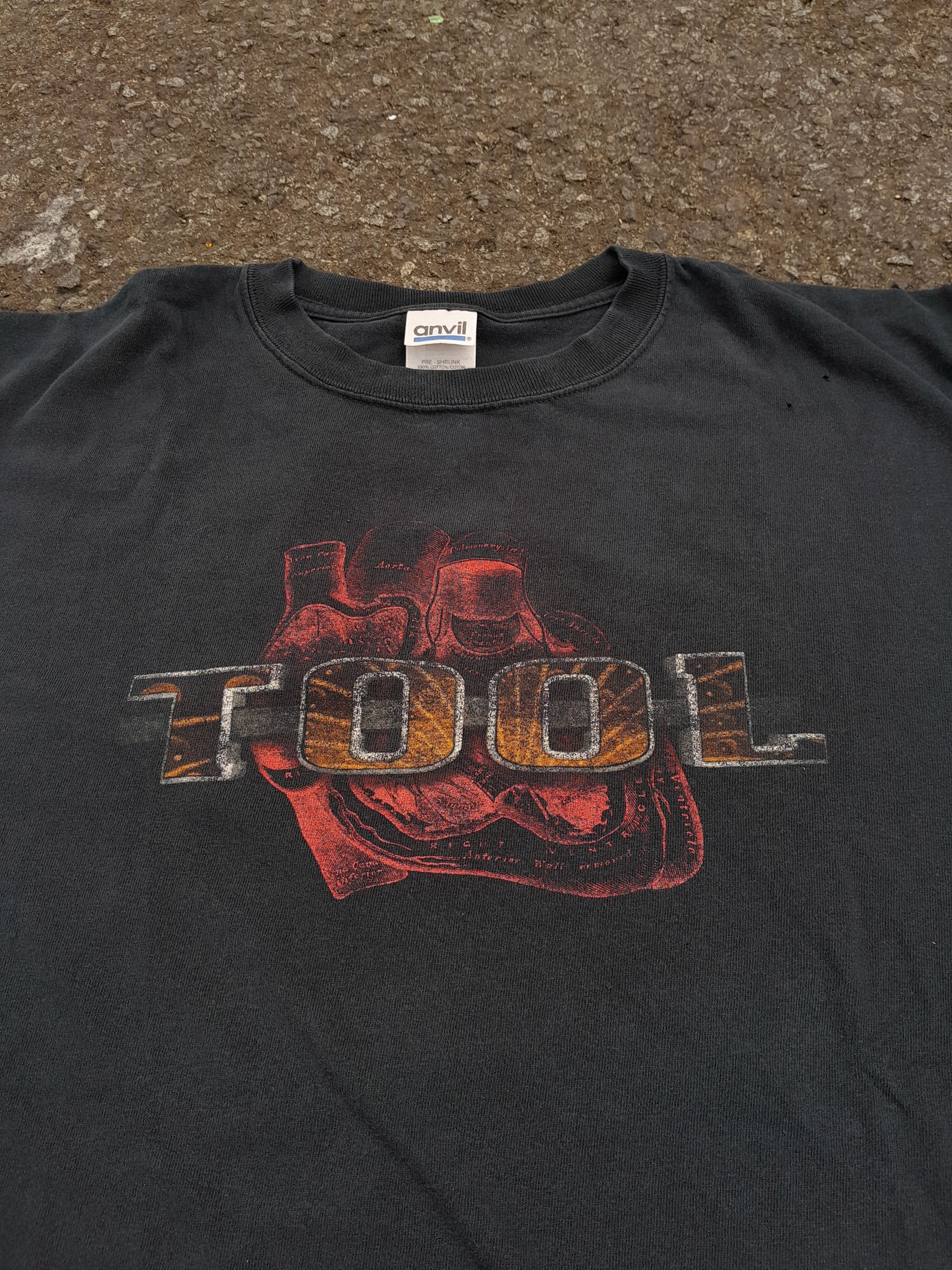 Band Tees Vintage band TOOL Undertow anatomical heart 2004 t-shirt Size US L / EU 52-54 / 3 - 3 Thumbnail