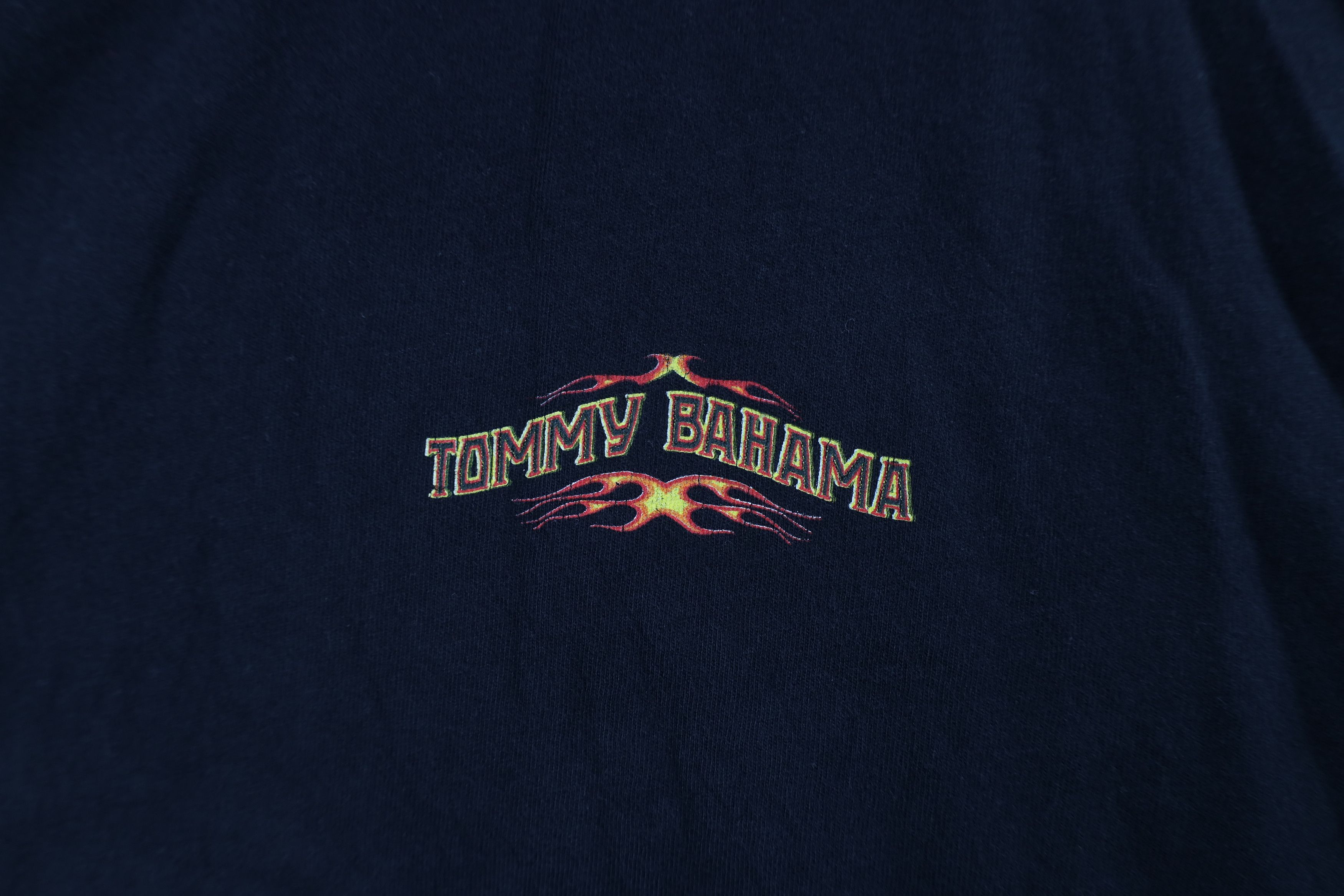 Tommy Bahama × Vintage Vintage Tommy Bahama Relax Fire Flames Grilling T-Shirt Size US L / EU 52-54 / 3 - 4 Thumbnail