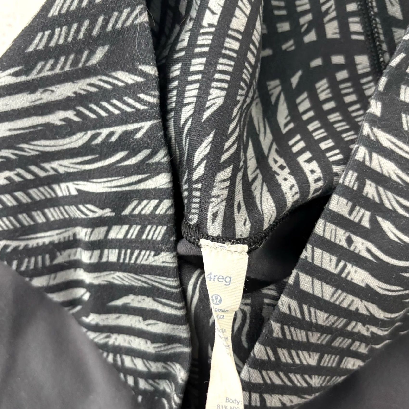 Lululemon Lululemon High Waisted Flare Leg Athletic Yoga Pants Women's 4 Regular Gray Regular Wide-Leg Yoga Pants Womens Gray 4 Athleisure Nike? Size 27" / US 4 / IT 40 - 4 Thumbnail