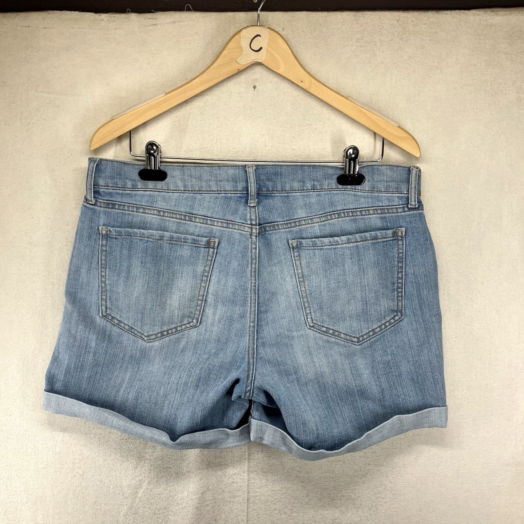 Old Navy Old Navy Women's 90s Sweetheart Jean Shorts Size 12 Mid Rise Cuffed Embroidered Blue 4-Inseam Size 34" / US 12 / IT 48 - 2 Thumbnail