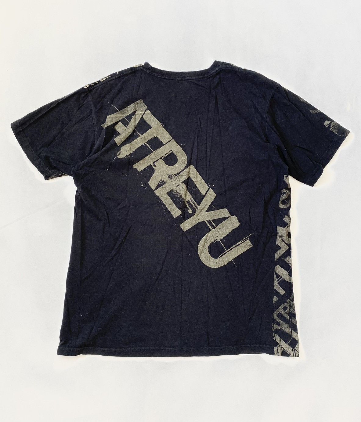 Band Tees Myspace Era Vintage Y2K Atreyu Band Tee Size US M / EU 48-50 / 2 - 3 Thumbnail