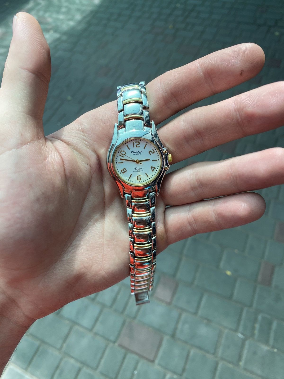 Japanese Brand Stylish OMAX Crystal Watch Quartz Working Size ONE SIZE - 6 Thumbnail