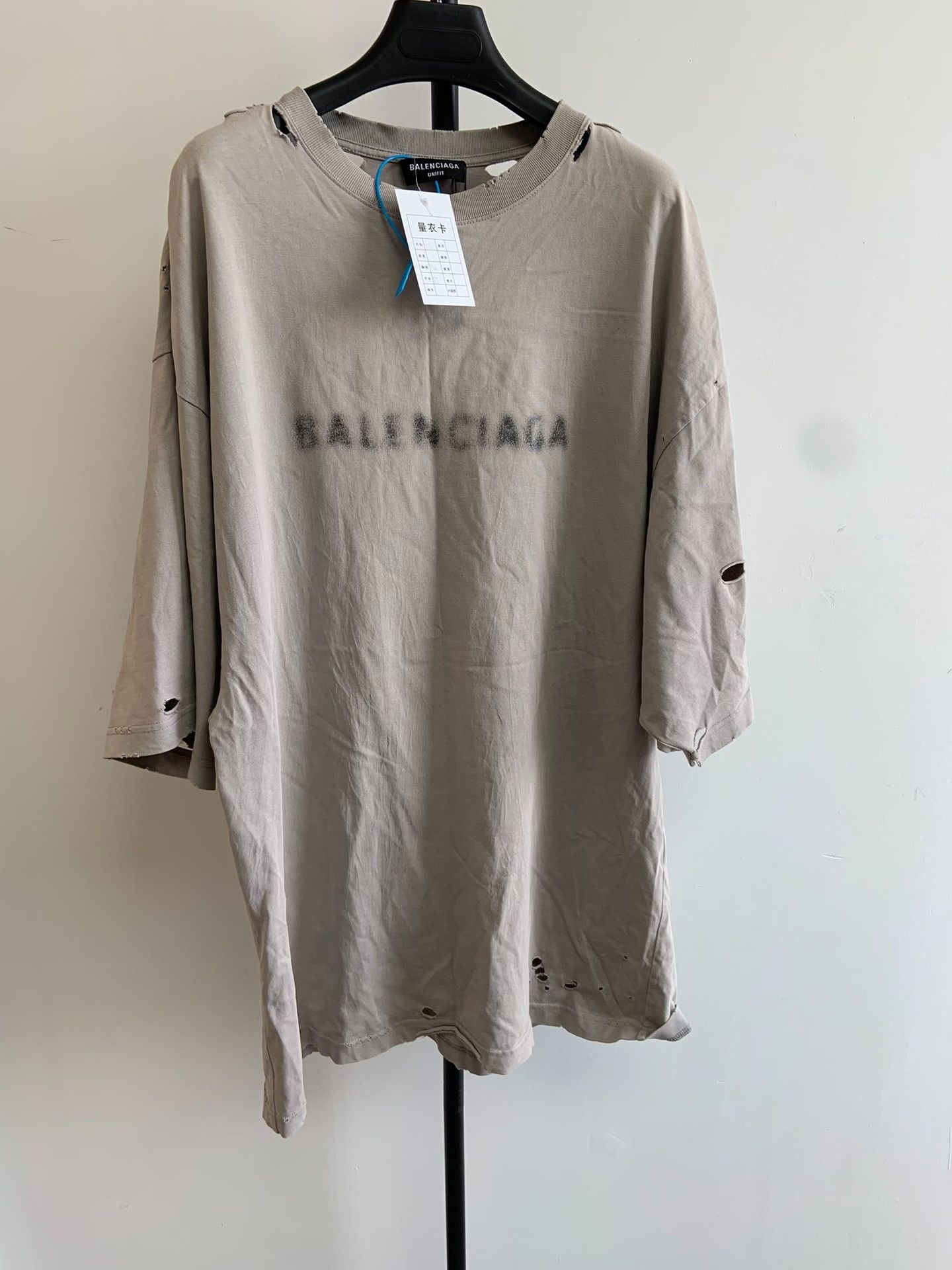 Balenciaga Balenciaga Solid Letter Print Distressed Crewneck Tee Size XS / US 0-2 / IT 36-38 - 1 Thumbnail