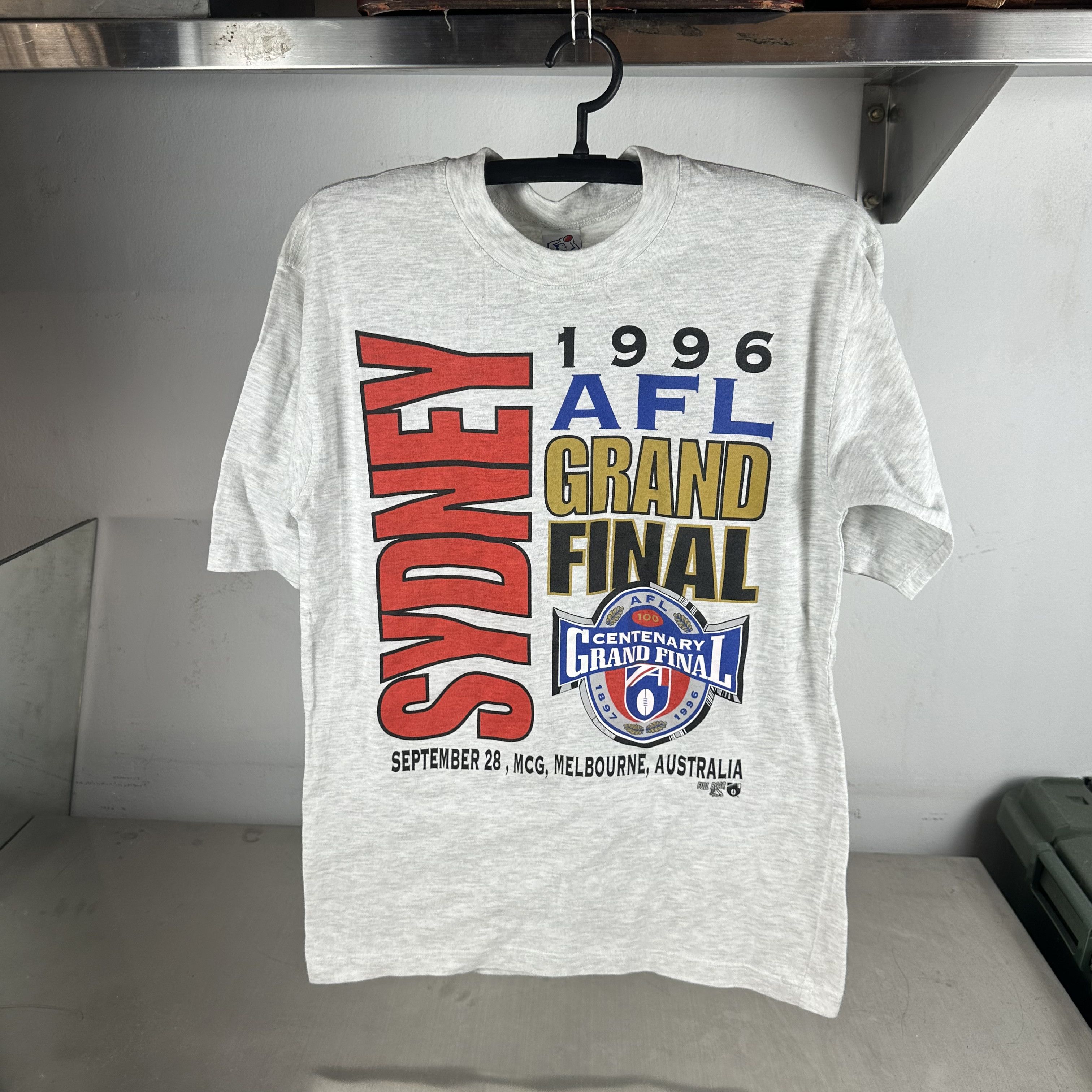 Vintage ​​​​Vintage 1996 Sydney Swans AFL Grand Final T-shirt Size US M / EU 48-50 / 2 - 1 Thumbnail