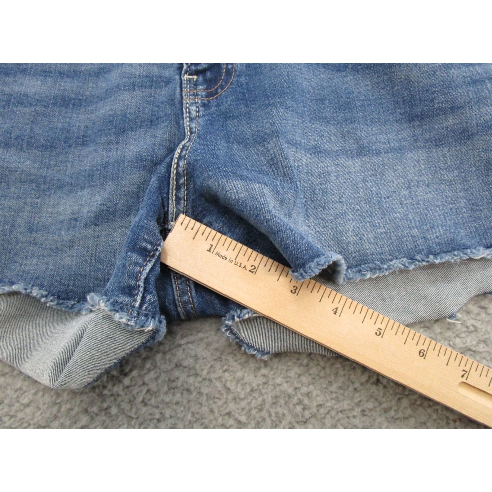Levi's Levi's Signature Cut Off High Rise Women's Denim Shorts Size 6 W28 Blue Jeans Short Shorts 90s Retro Womens Size 28" / US 6 / IT 42 - 7 Thumbnail
