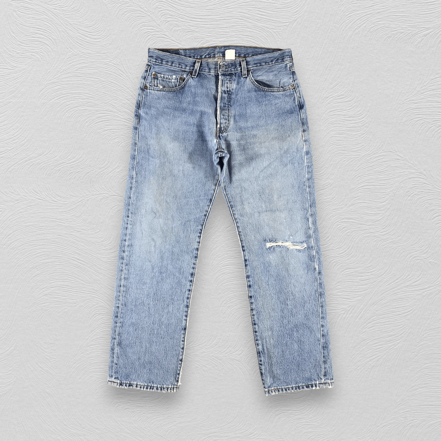 Levi's Vintage Levis 501 Jeans Distressed Denim KJ1067 Size US 34 / EU 50 - 1 Thumbnail