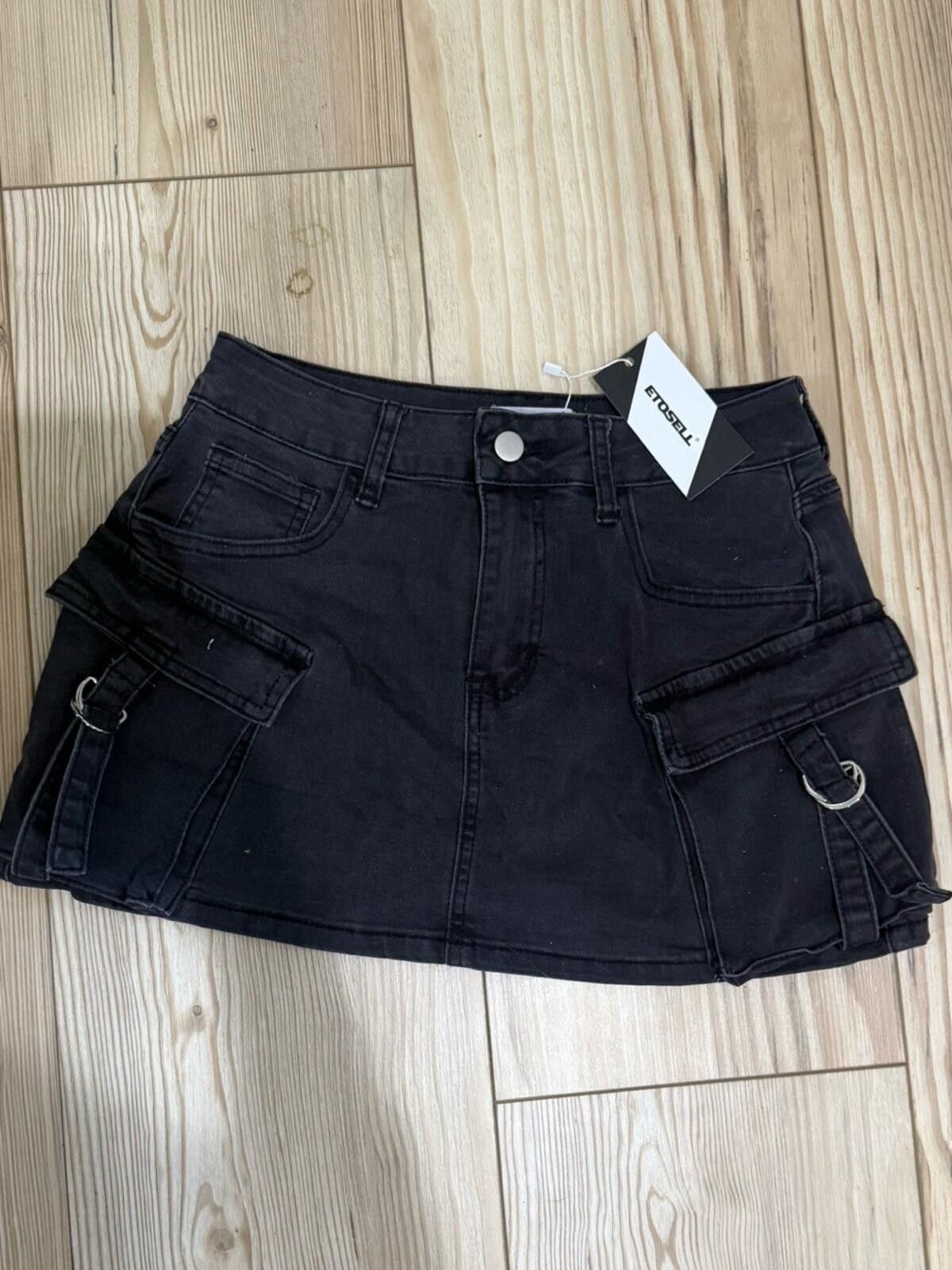 Other Women's Black Cargo Mini Skirt with Utility Pockets Size 28" / US 6 / IT 42 - 2 Thumbnail