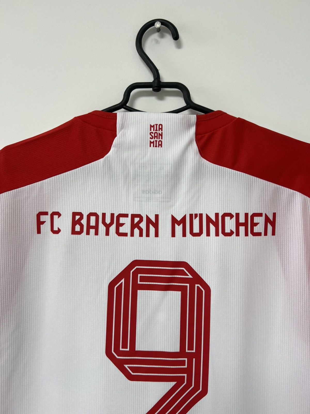 Vintage Bayern Munich Kane #9 Jersey Adidas Trikot Shirt Rare sz XL Size US XL / EU 56 / 4 - 9 Thumbnail