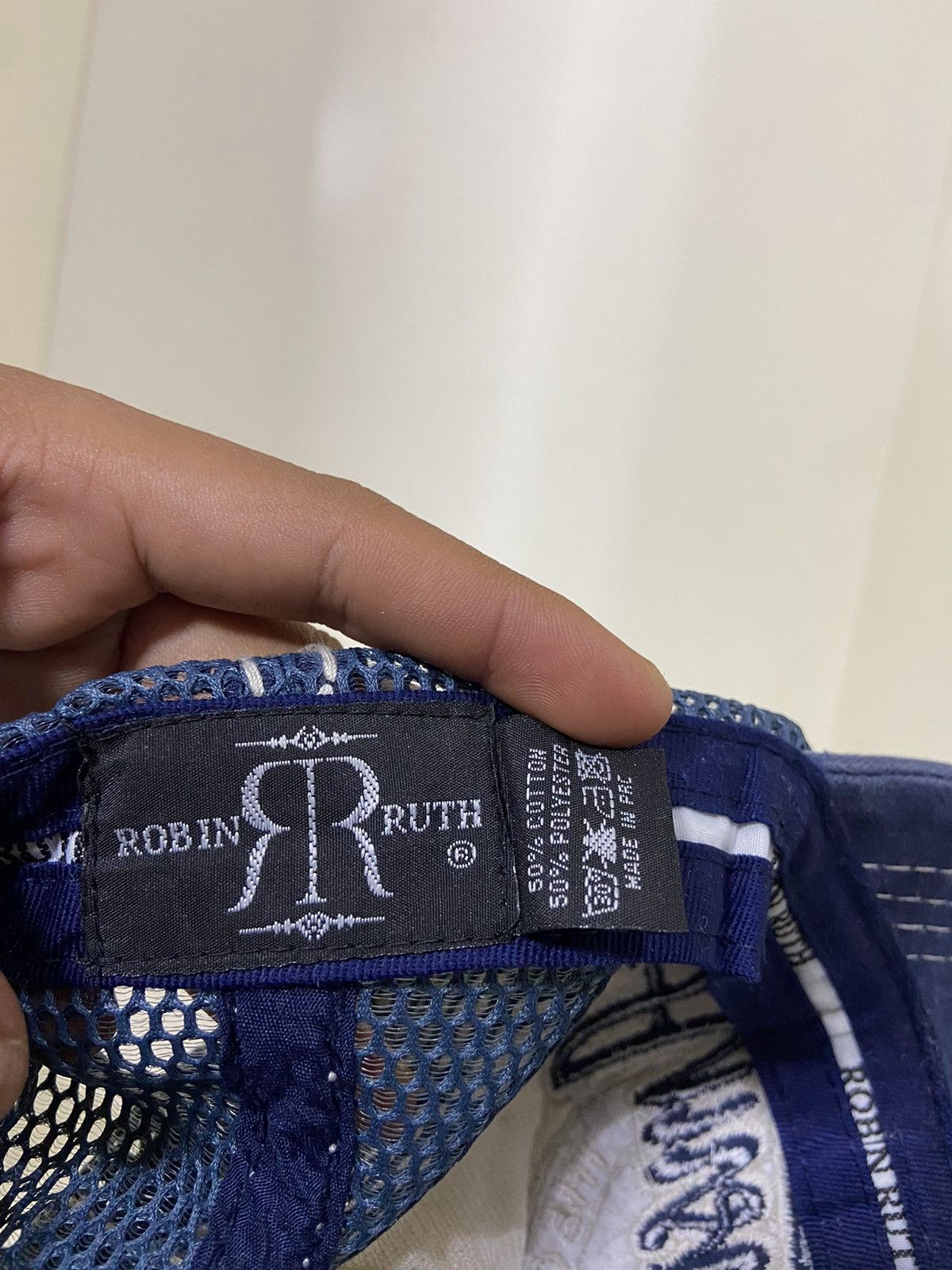 Robin Ruth Vintage robin Ruth trucker hat Size ONE SIZE - 9 Thumbnail