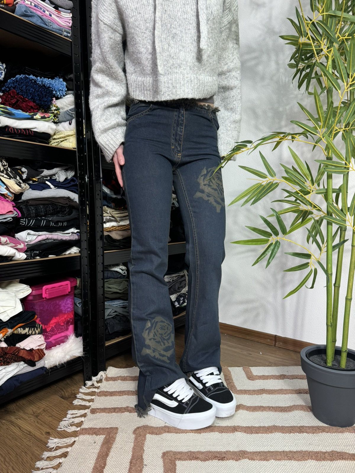Vintage VINTAGE ROSES WASHED DENIM PANTS FLARE JEANS Size 24" / US 00 / IT 34 - 4 Thumbnail