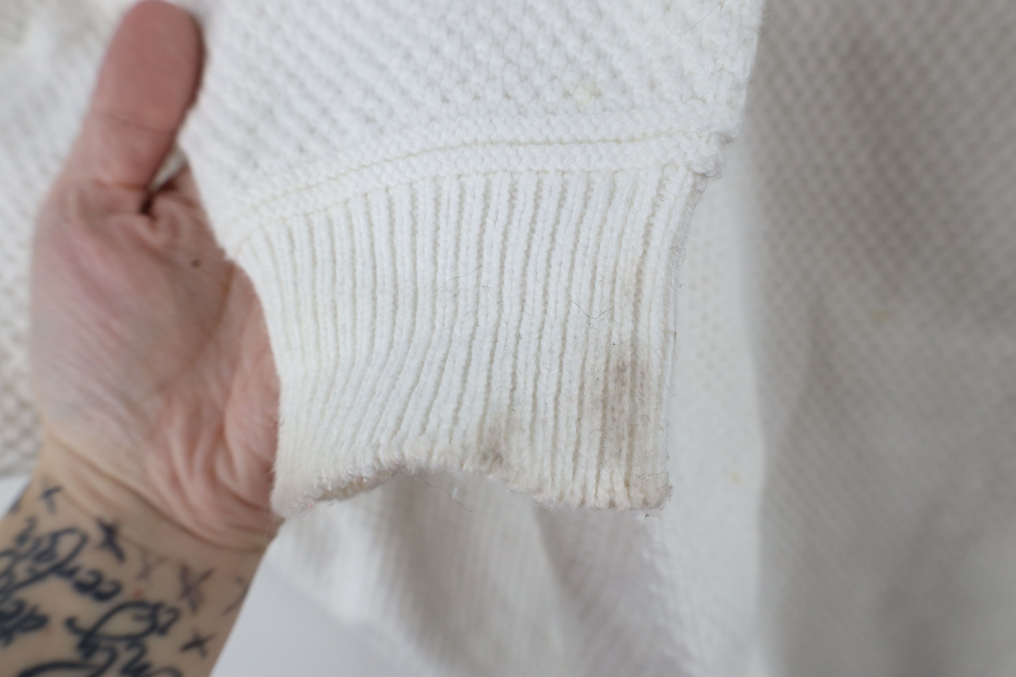Vintage Vintage 90s Streetwear Knit Crewneck Sweater White USA Size US XXL / EU 58 / 5 - 6 Thumbnail