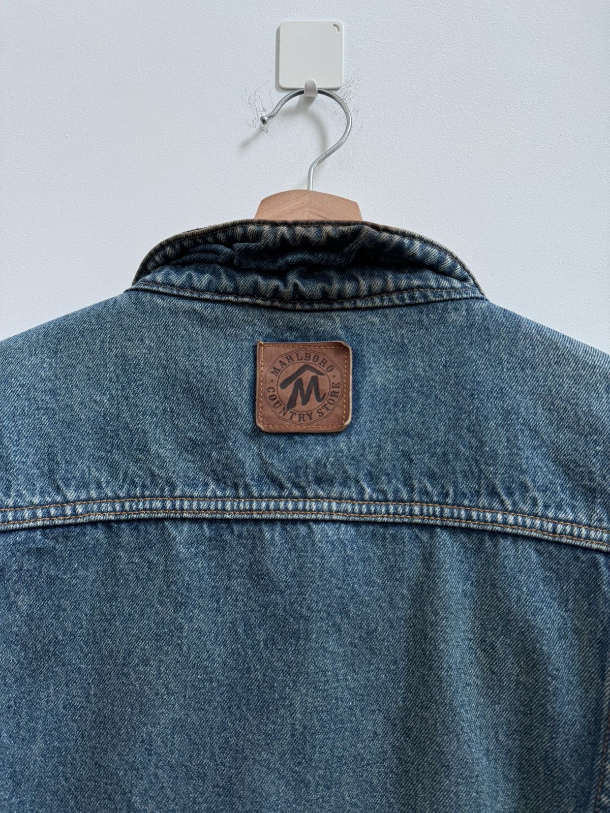 Marlboro × Vintage Vintage Marlboro Denim Jacket Size US XL / EU 56 / 4 - 4 Thumbnail