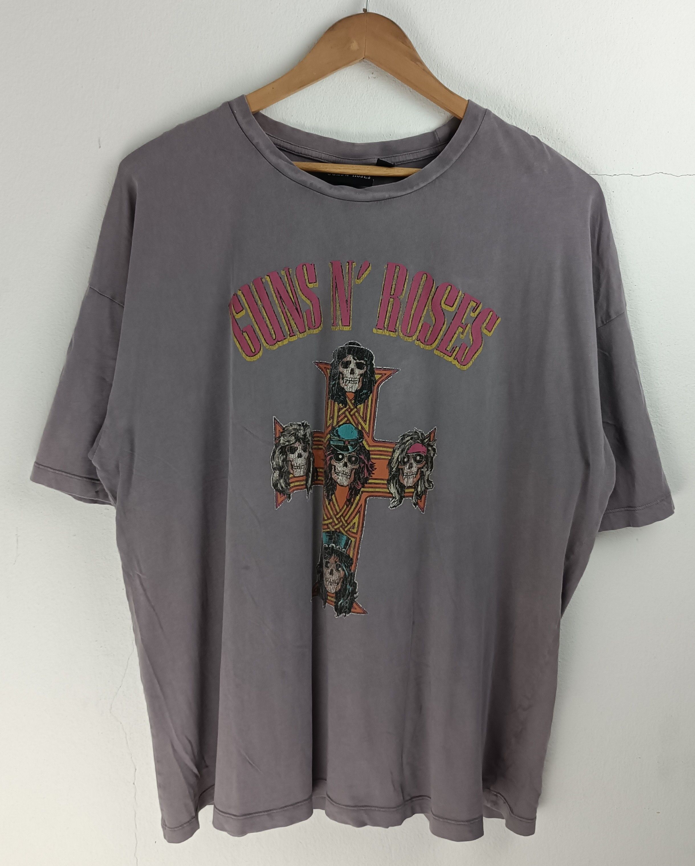 Band Tees VINTAGE GUNS N' ROSES CROSS FADED TE motley acdc metallica Size US XXL / EU 58 / 5 - 3 Thumbnail