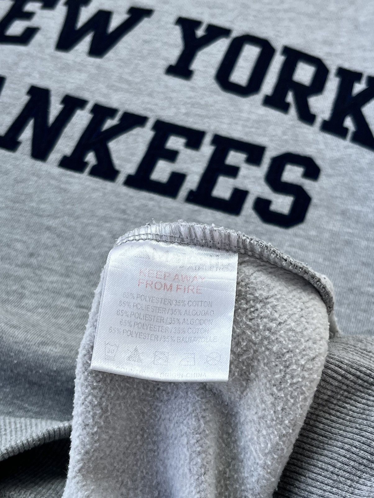 Majestic MLB New York Yankees Vintage Crewneck Sweatshirt Center Logo Size US XL / EU 56 / 4 - 9 Thumbnail