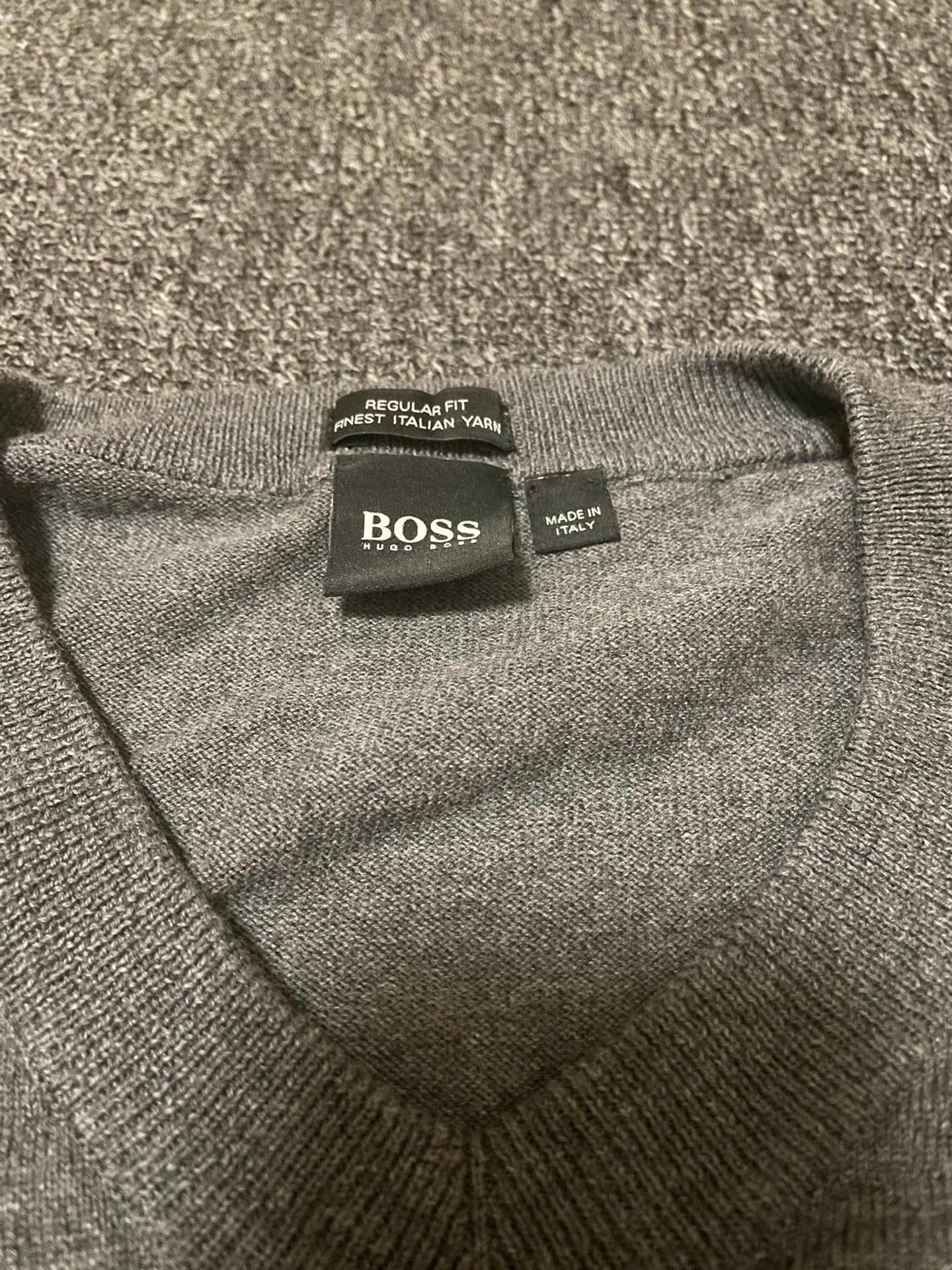 Hugo Boss Hugo Boss V-neck Sweater Q4 Size US L / EU 52-54 / 3 - 3 Thumbnail