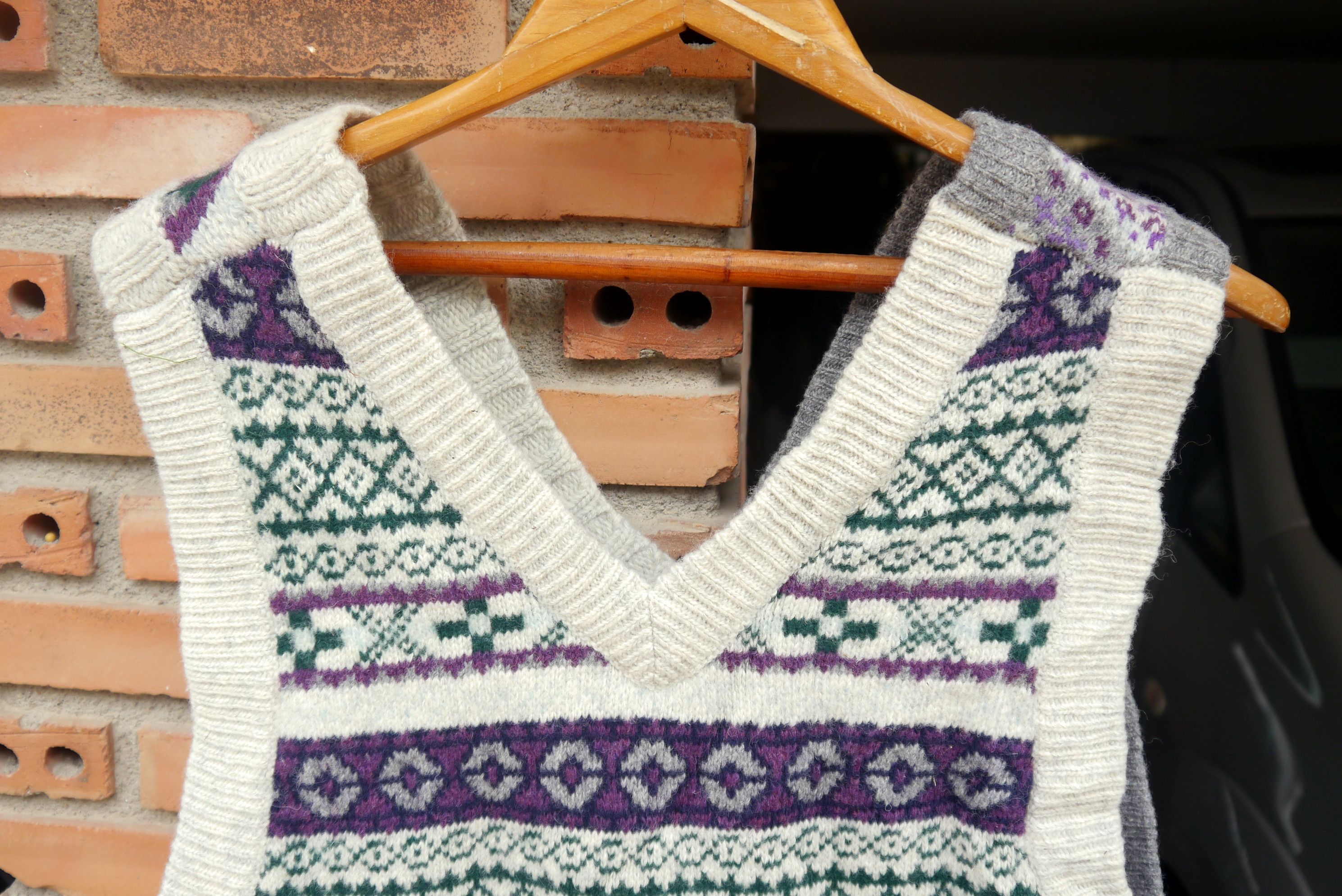 Japanese Brand (J721) Beams Boy Maturely Purple Gray V neck Fair Isle Style Size S / US 4 / IT 40 - 6 Thumbnail