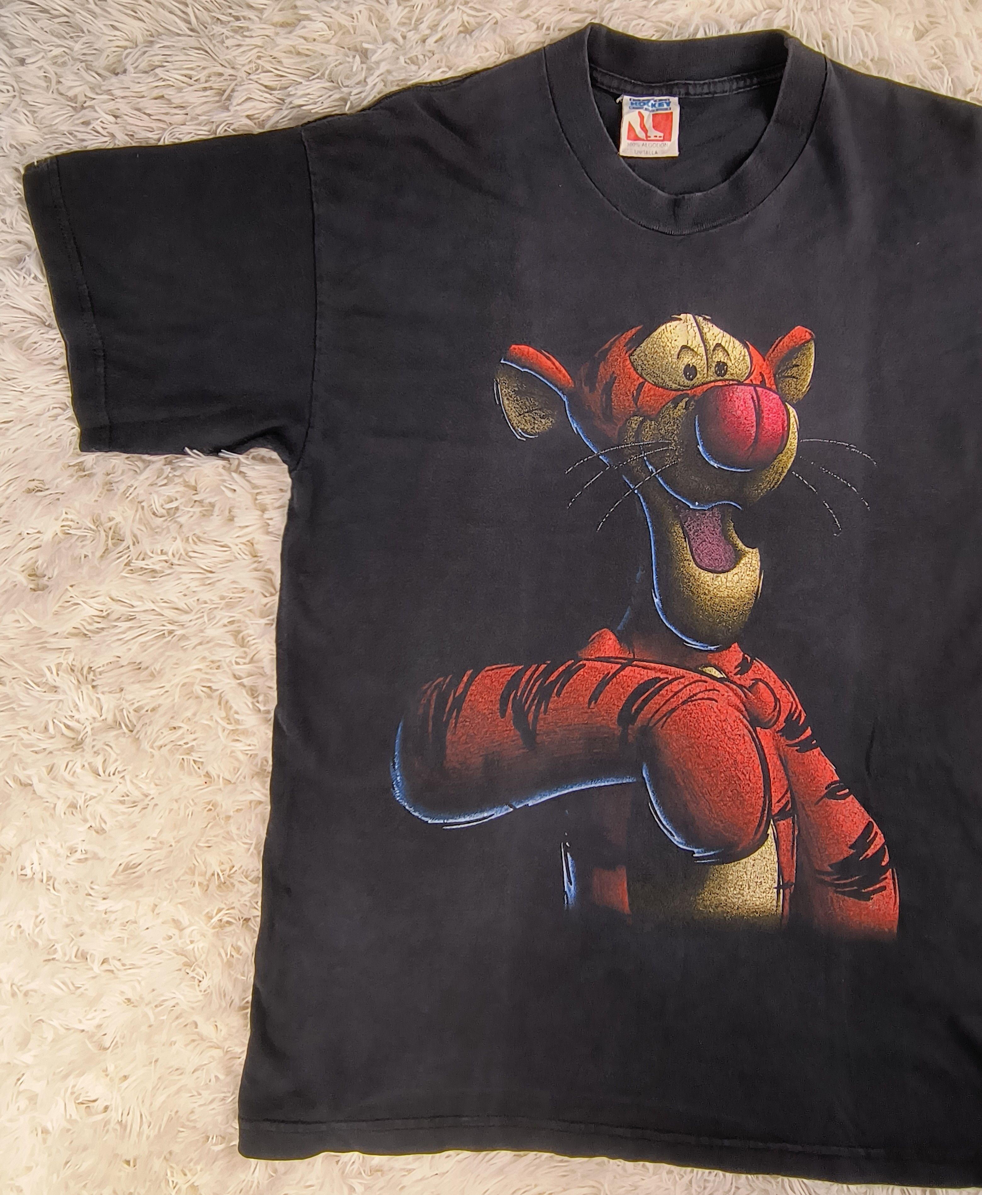 Disney Vintage Tigger shadow blackout tee Size US M / EU 48-50 / 2 - 4 Thumbnail