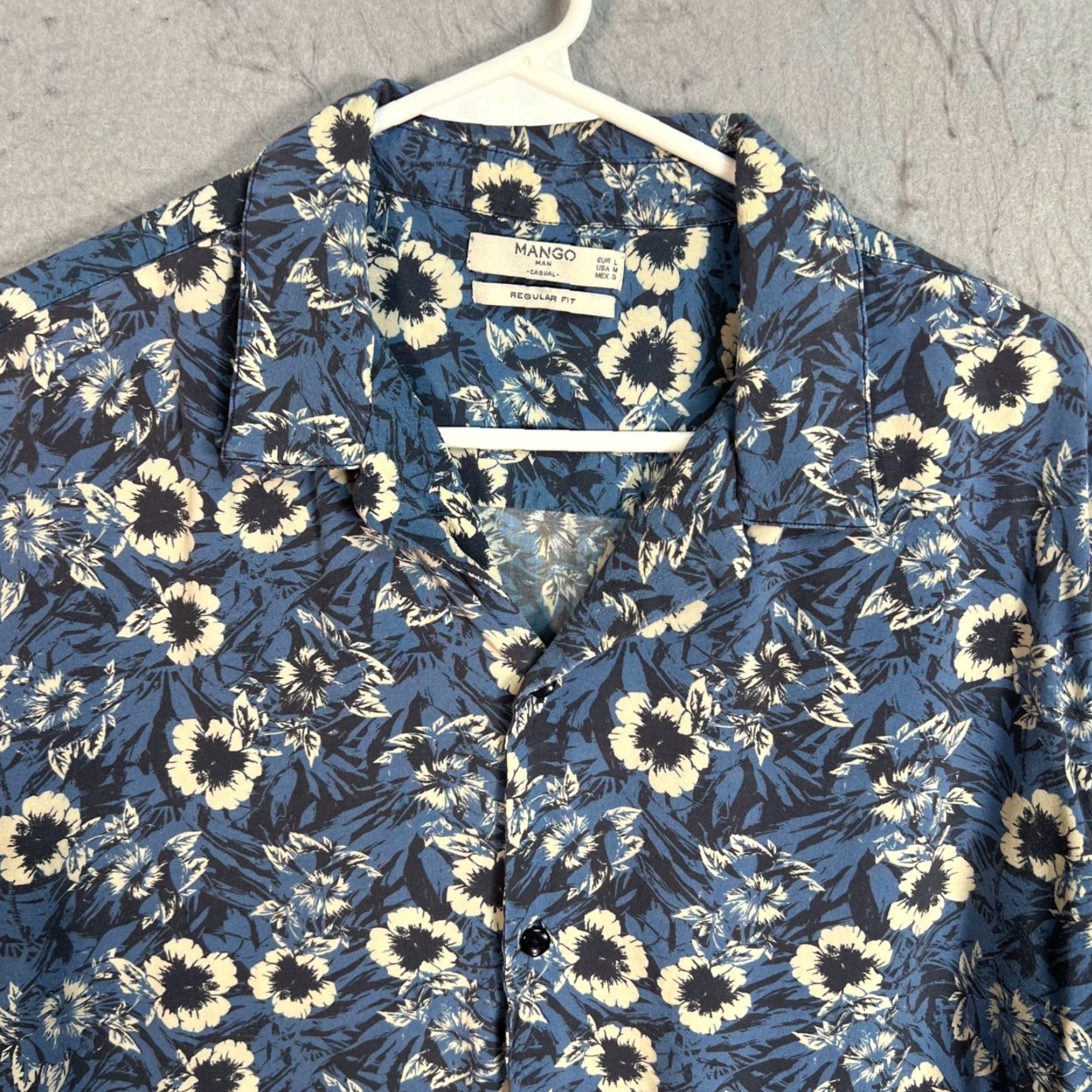 Mango Mango Mens Floral Print Casual Shirt Blue Medium Regular Fit Button-Up Short Sleeve Collared Size US M / EU 48-50 / 2 - 5 Thumbnail