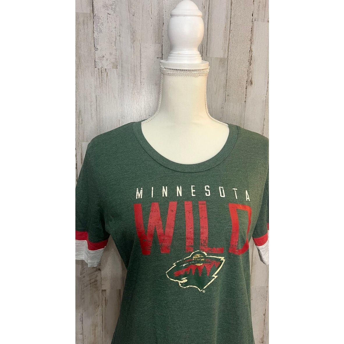 NHL NWT Minnesota Wild Women's Medium Green Short Sleeve T-Shirt Size M / US 6-8 / IT 42-44 - 2 Thumbnail