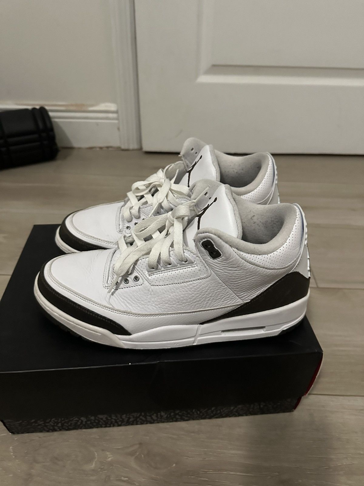 Jordan Brand Jordan 3 Mocha Size US 11 / EU 44 - 2 Thumbnail
