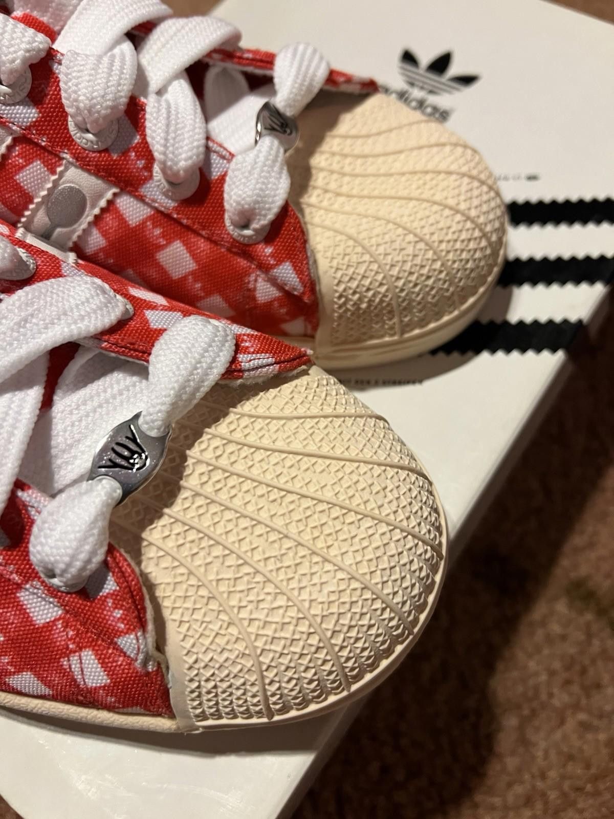 Adidas ADIDAS 35th ANNIVERSARY SUPERSTAR UPPER PLAYGROUND 133636 Size US 11 / EU 44 - 6 Thumbnail