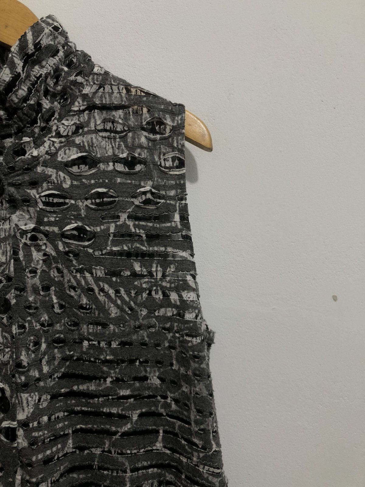 Yohji Yamamoto Japanese Brand Distressed Grunge Poem Short Sleeve Size L / US 10 / IT 46 - 3 Thumbnail
