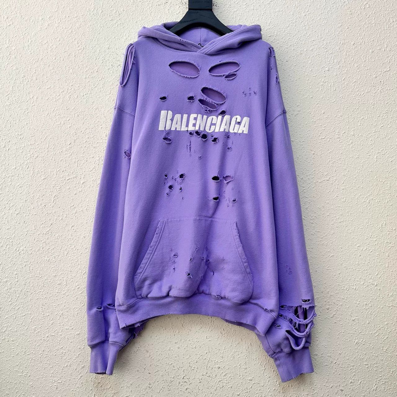 Balenciaga Balenciaga New Distressed Logo Hoodie Size XS / US 0-2 / IT 36-38 - 1 Thumbnail