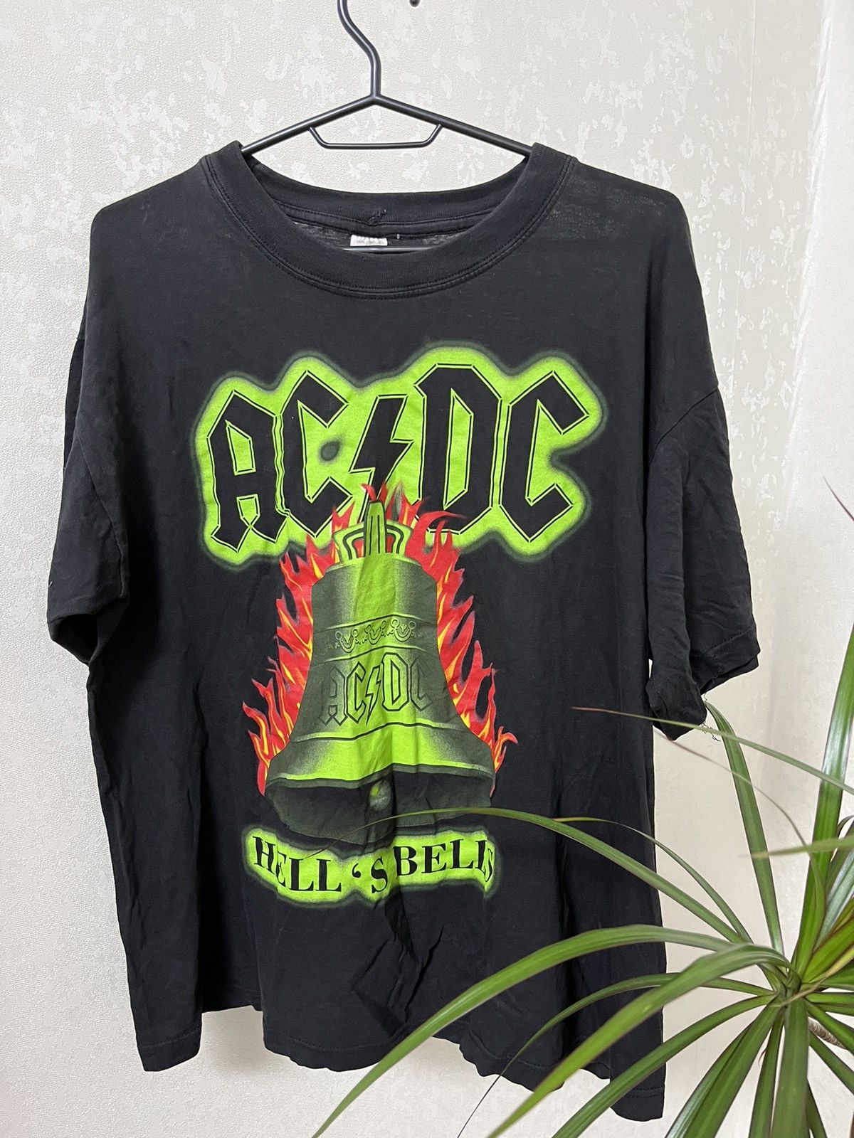 AC/DC × Vintage AC/DC Hells Bells Vintage 00s y2k T Shirt Size US M / EU 48-50 / 2 - 1 Thumbnail
