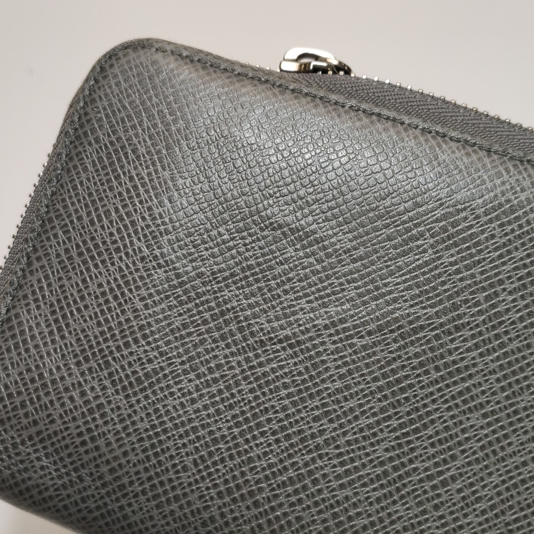 Louis Vuitton Louis Vuitton (LV) Zippy Cowhide Solid Zip Around Wallet -y Size ONE SIZE - 7 Thumbnail