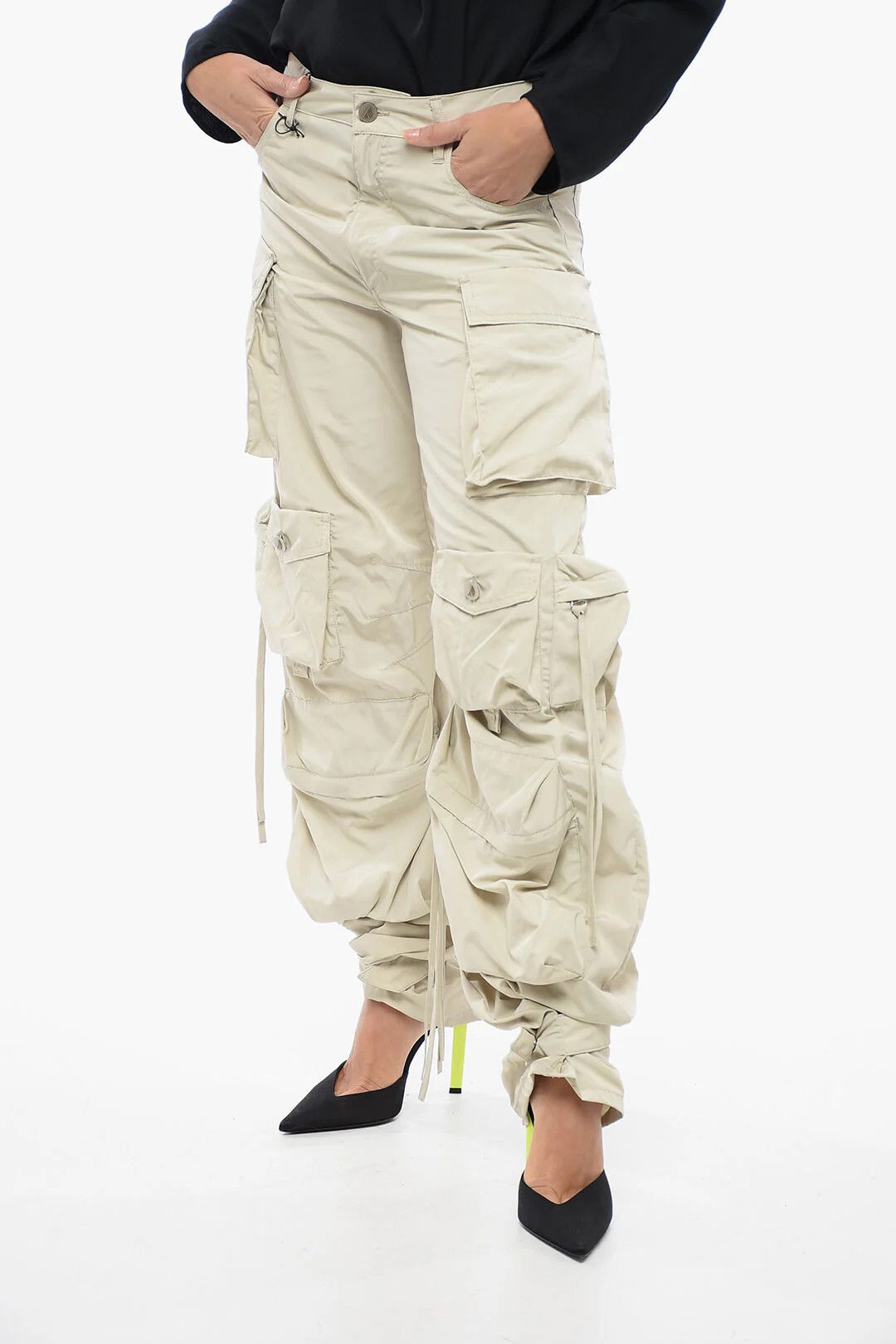 The Attico og1mm0426 Multipockets Parachute Pant in Beige Size 26" / US 2 / IT 38 - 1 Thumbnail