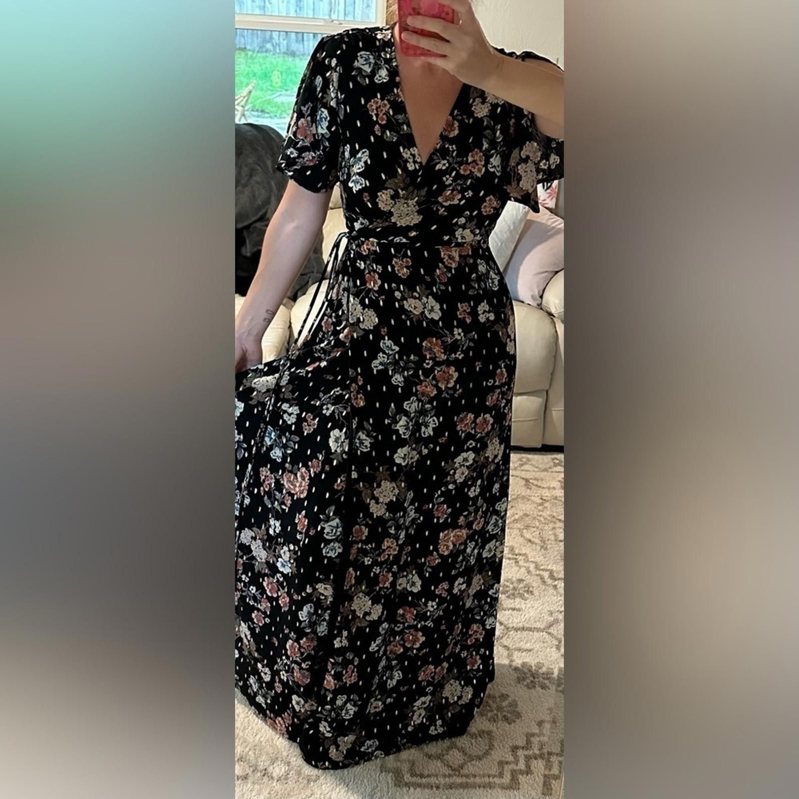Lulus Lulu’s Medium Wrap Divine Days Floral Maxi dress flutter Size M / US 6-8 / IT 42-44 - 3 Thumbnail