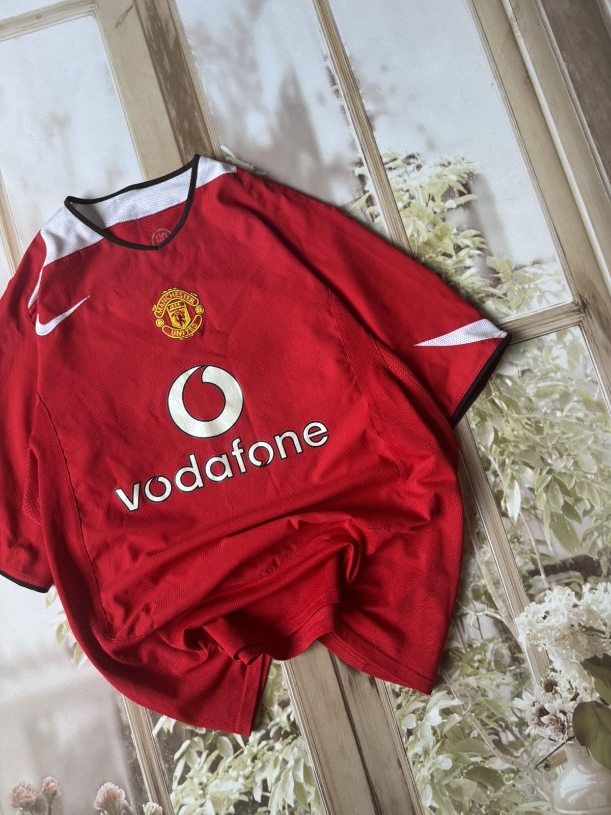 Nike Vintage Nike Manchester United 2004/06 Home Jersey Vodafone Size US L / EU 52-54 / 3 - 3 Thumbnail